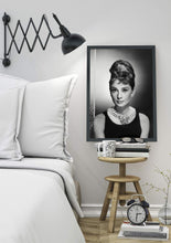 Charger l&#39;image dans la visionneuse de la galerie, Audrey Hepburn
