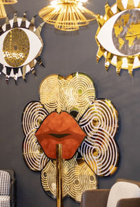 décoration de collage de visage doré 